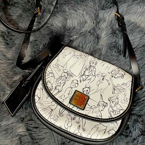 Dooney & Burke Peter Pan leather purse - Never Worn! ✨💕